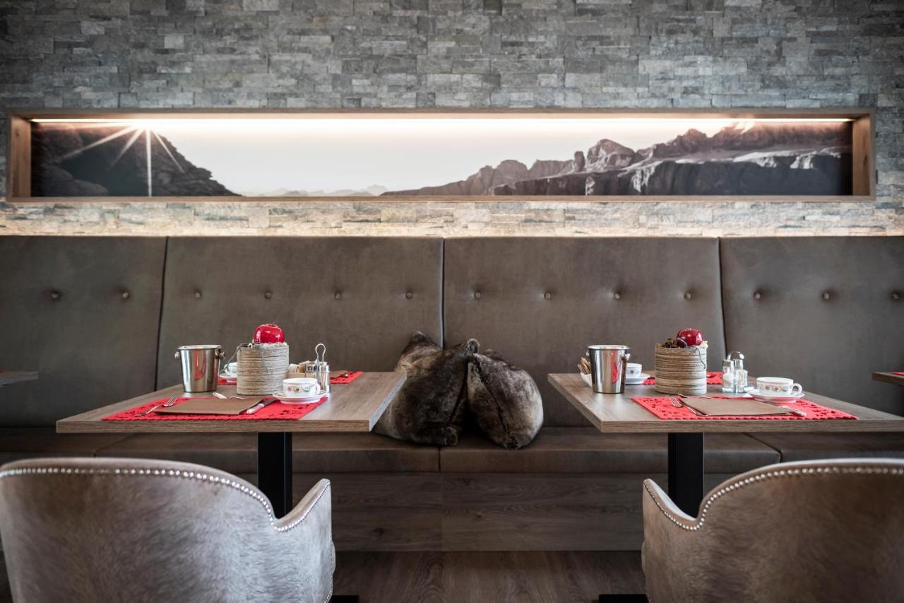 Garni B&B Schenk Selva di Val Gardena Bagian luar foto