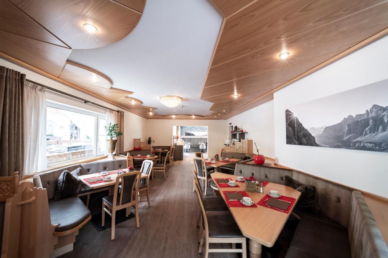 Garni B&B Schenk Selva di Val Gardena Bagian luar foto