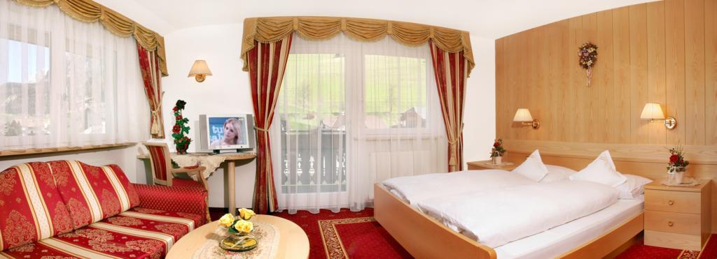 Garni B&B Schenk Selva di Val Gardena Ruang foto