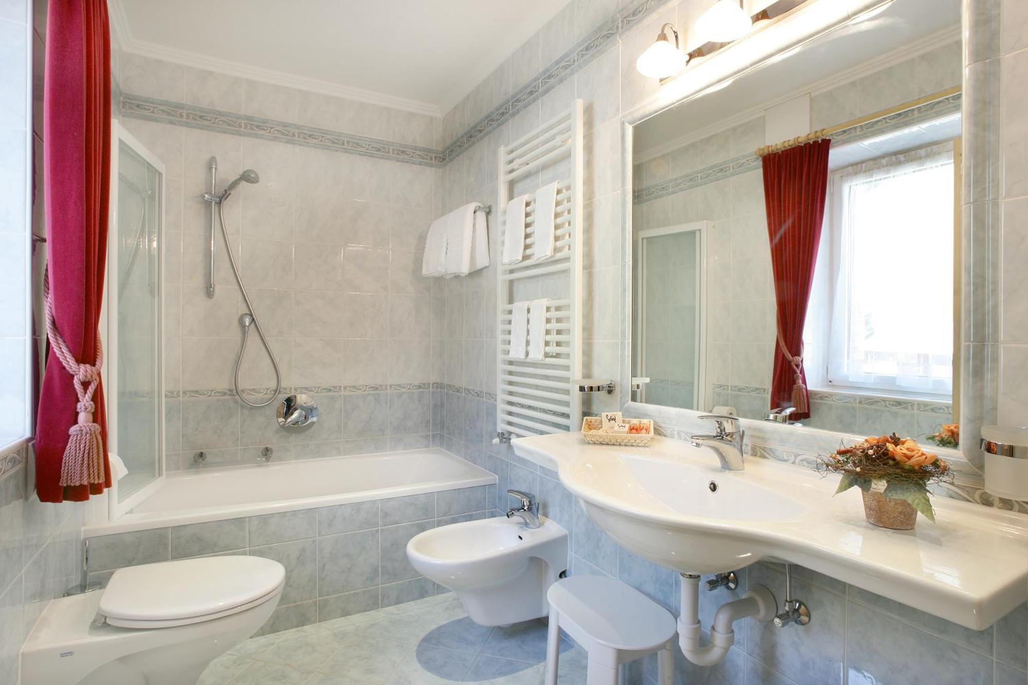 Garni B&B Schenk Selva di Val Gardena Ruang foto