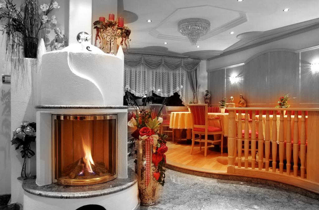 Garni B&B Schenk Selva di Val Gardena Bagian luar foto